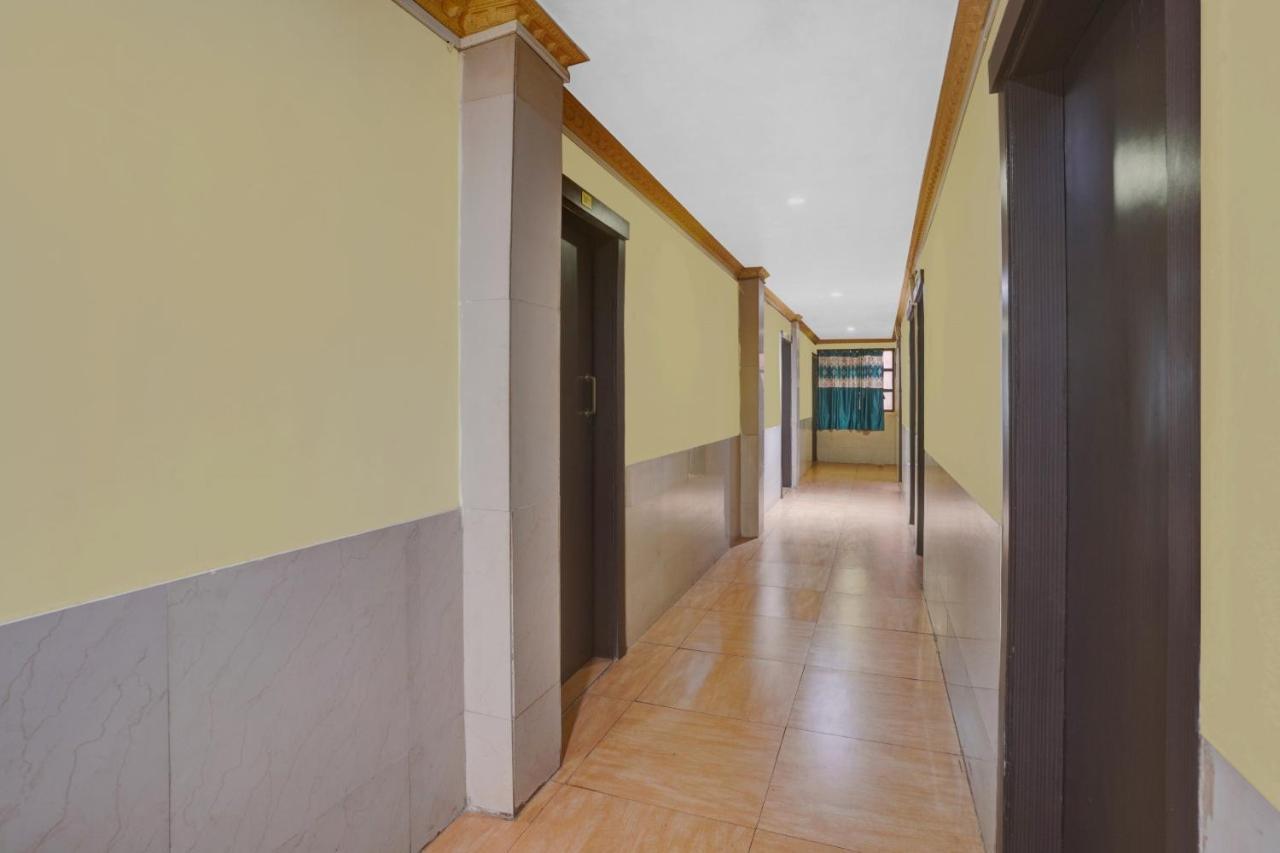 Spot On 81122 Alfa Lodge Mumbai Exterior foto