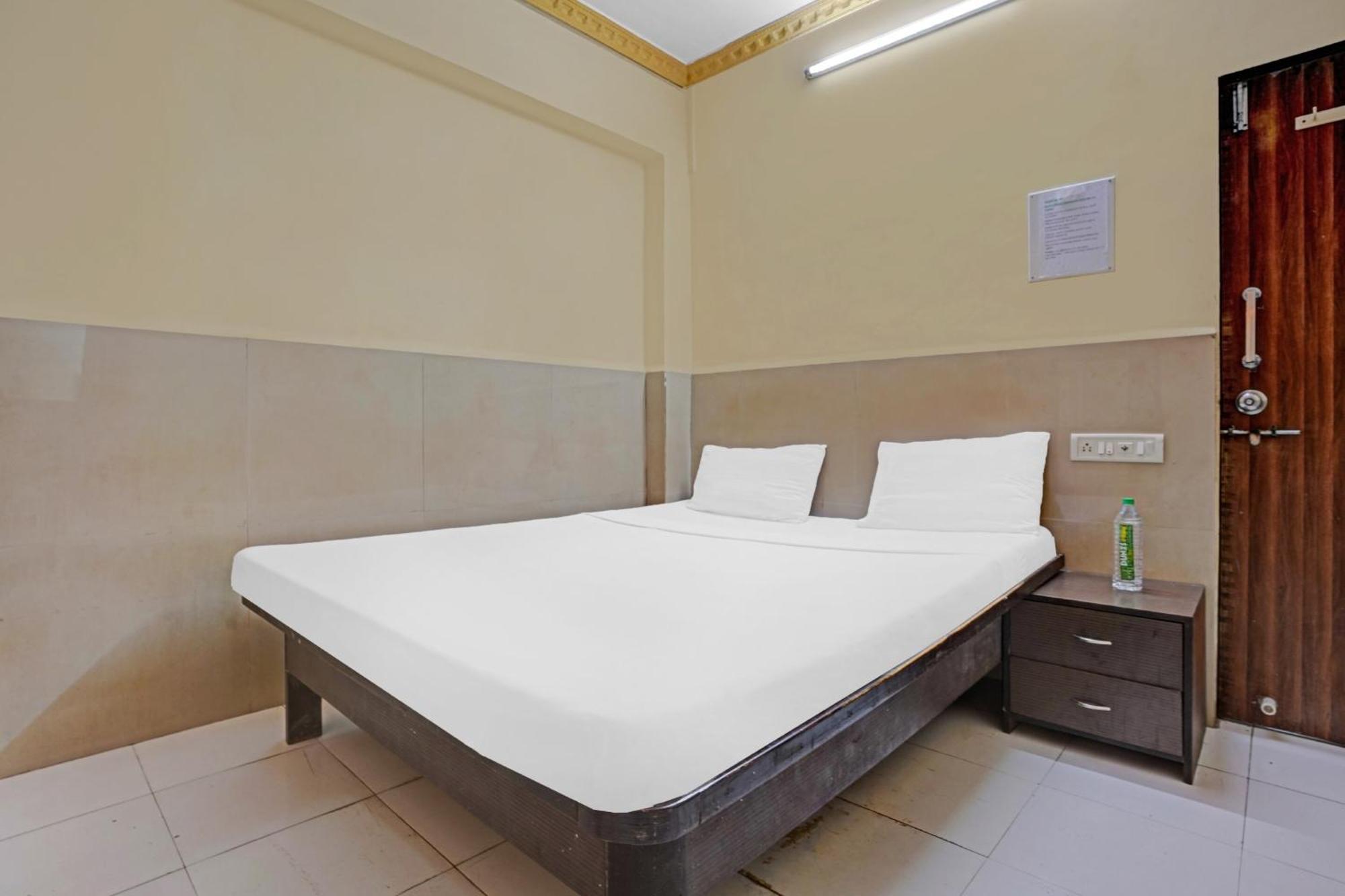 Spot On 81122 Alfa Lodge Mumbai Exterior foto